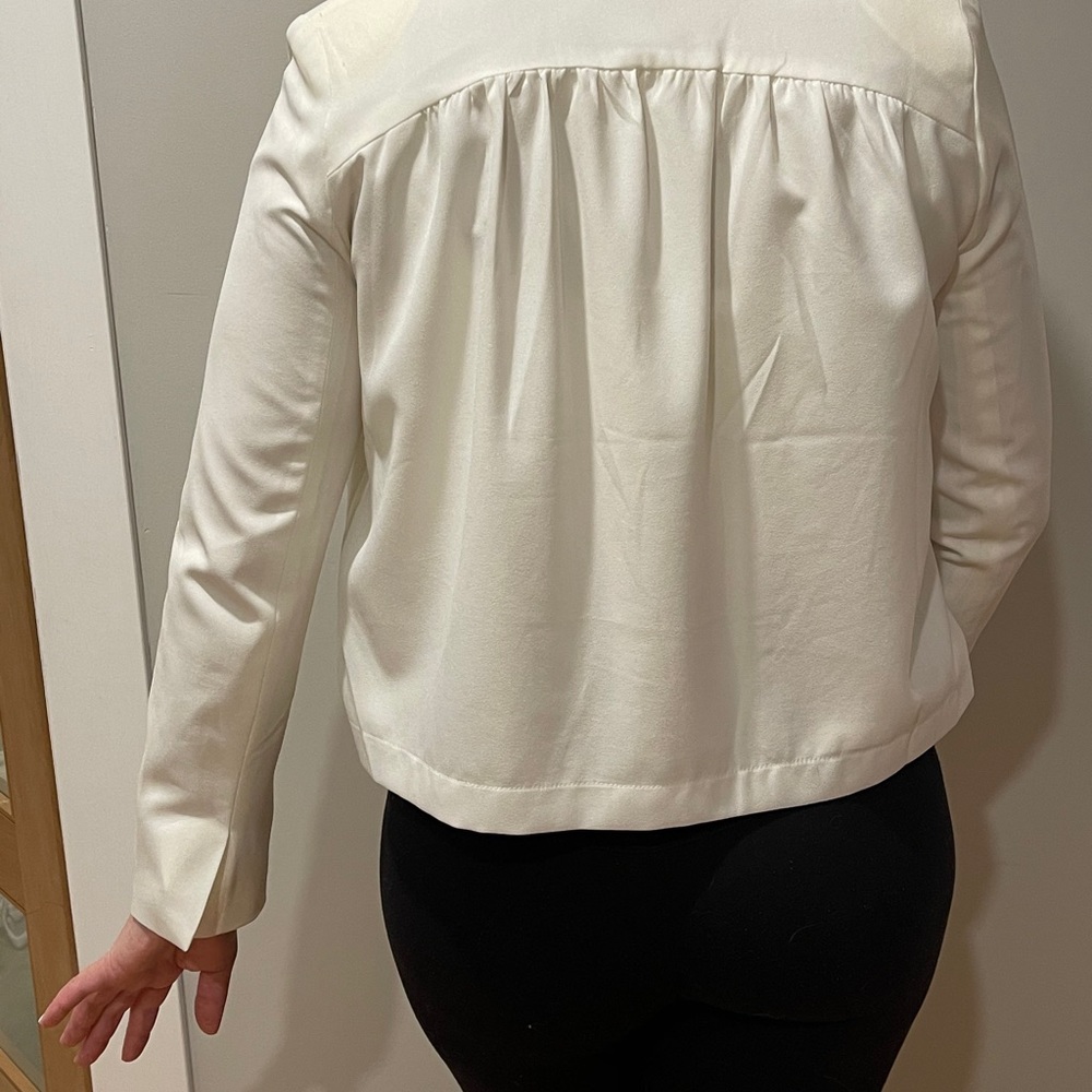 Blazer - Picture 4 of 7